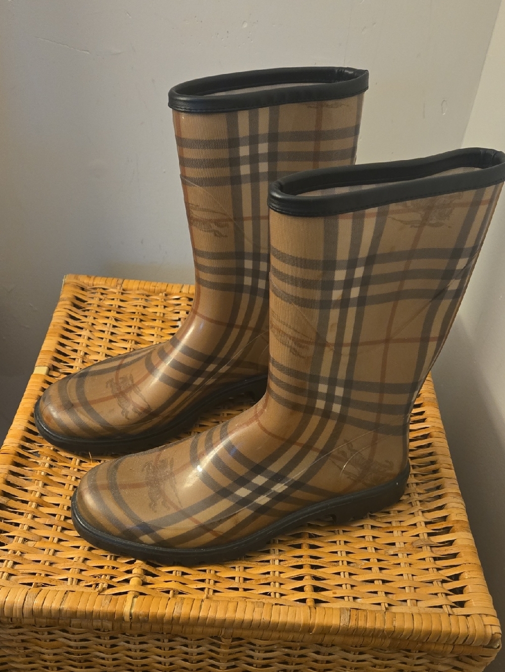 Burberry Rainboots Size 41 Eu. Good Condition. Timeless.